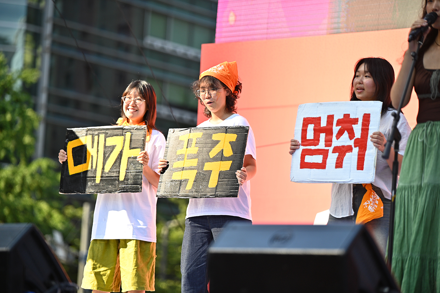 “이것은 가뭄이 아니라 약탈이다!” AI 폭주에 맞선 세계의 투쟁