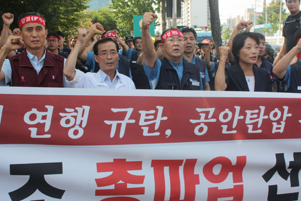 정치권부터 노동사회까지 "어청수 파면" 한목소리